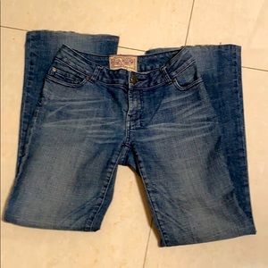 AMERICAN RAG CIE distressed blue jeans Sz 5 New
